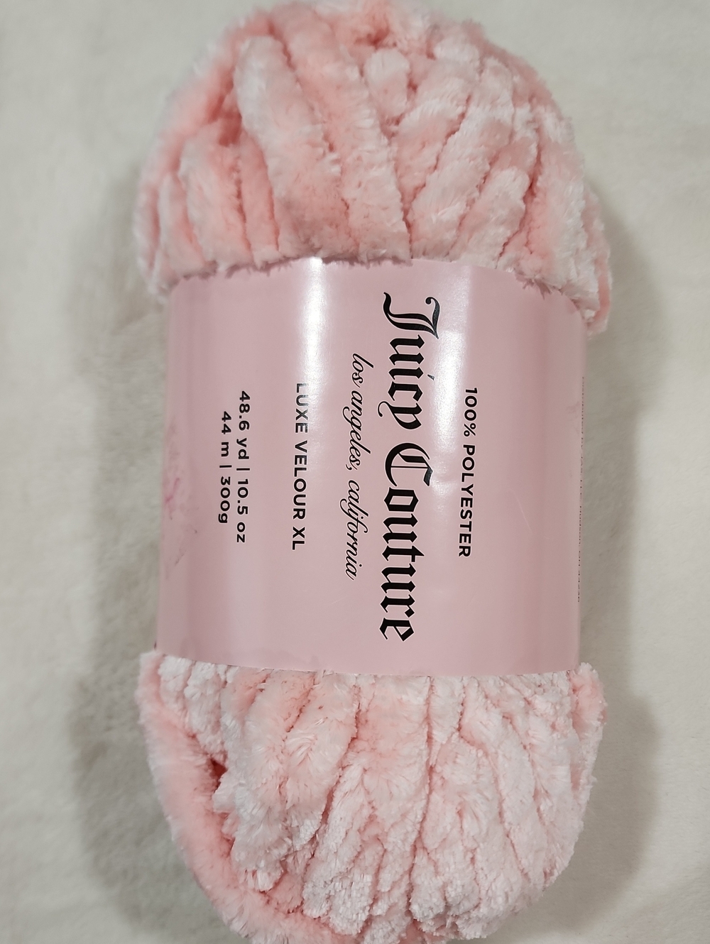 Juicy Couture Luxe Veloure Xl Yarn In Soft Glow.